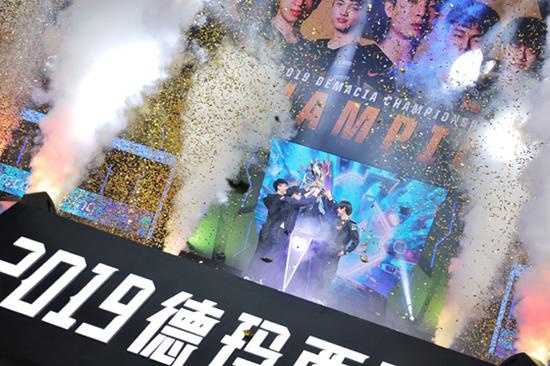 AG战队荣获KPL年度总冠军 王者荣耀赛事新纪元