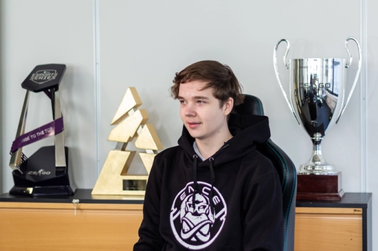 KPL年总首日战报：AG艰难胜利 JDG首秀失利 狼队轻取KSG