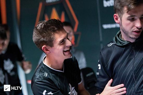 S15版本调整助力IG战胜T1晋级入围赛